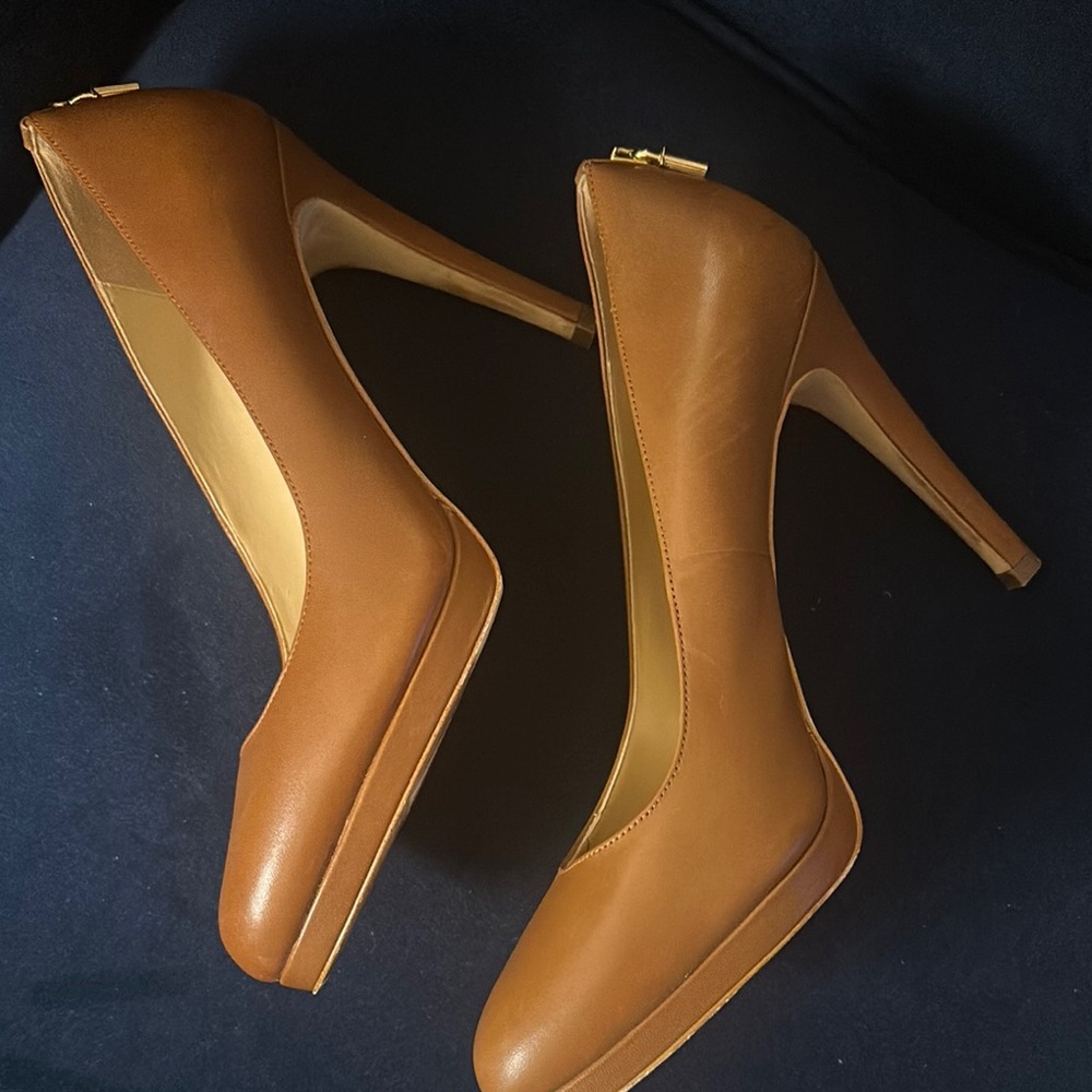 Michael Kors Tan Leather Flats with Gold Embellishments